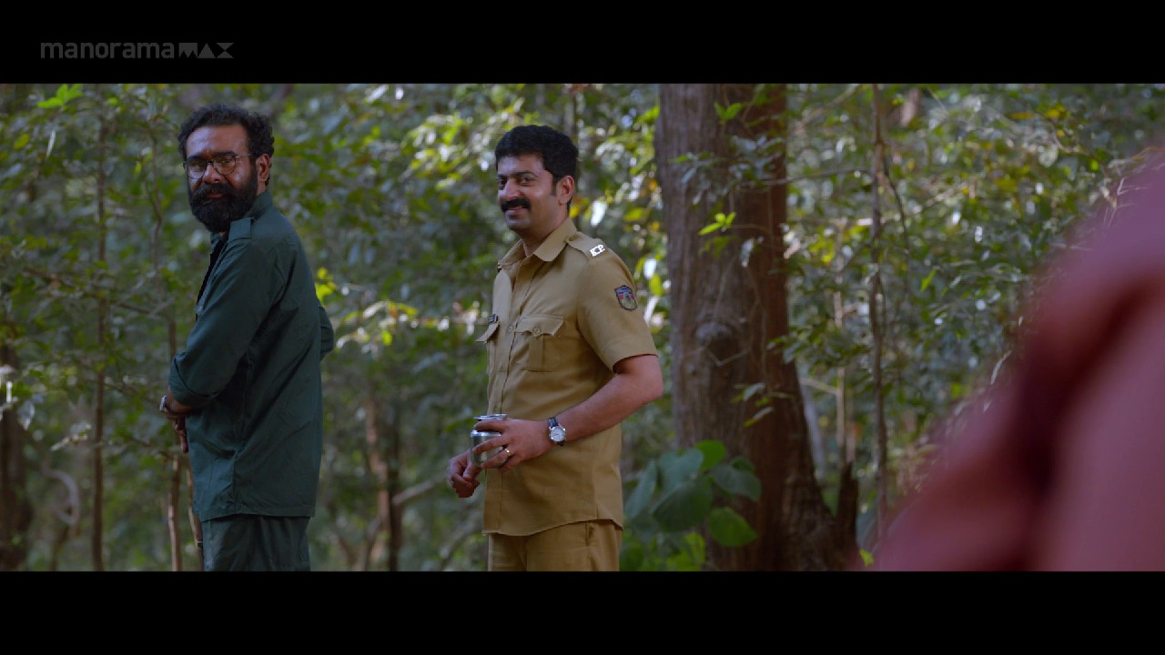 Flask (2025) WEB-DL Malayalam 1080p x264 AVC DDP 5.1 B4uHD.mkv.0002